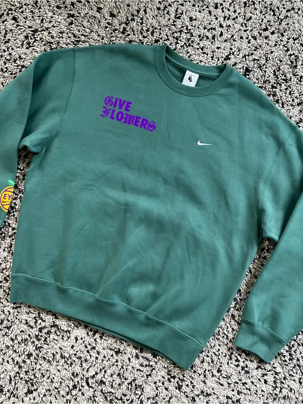 Nike Give Flowers EYBL Basketball Green Crewneck Sweatshirt Men’s Size Large